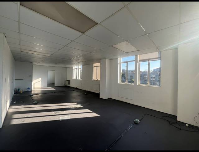 88M² OFFICE TO LET IN ILLOVO